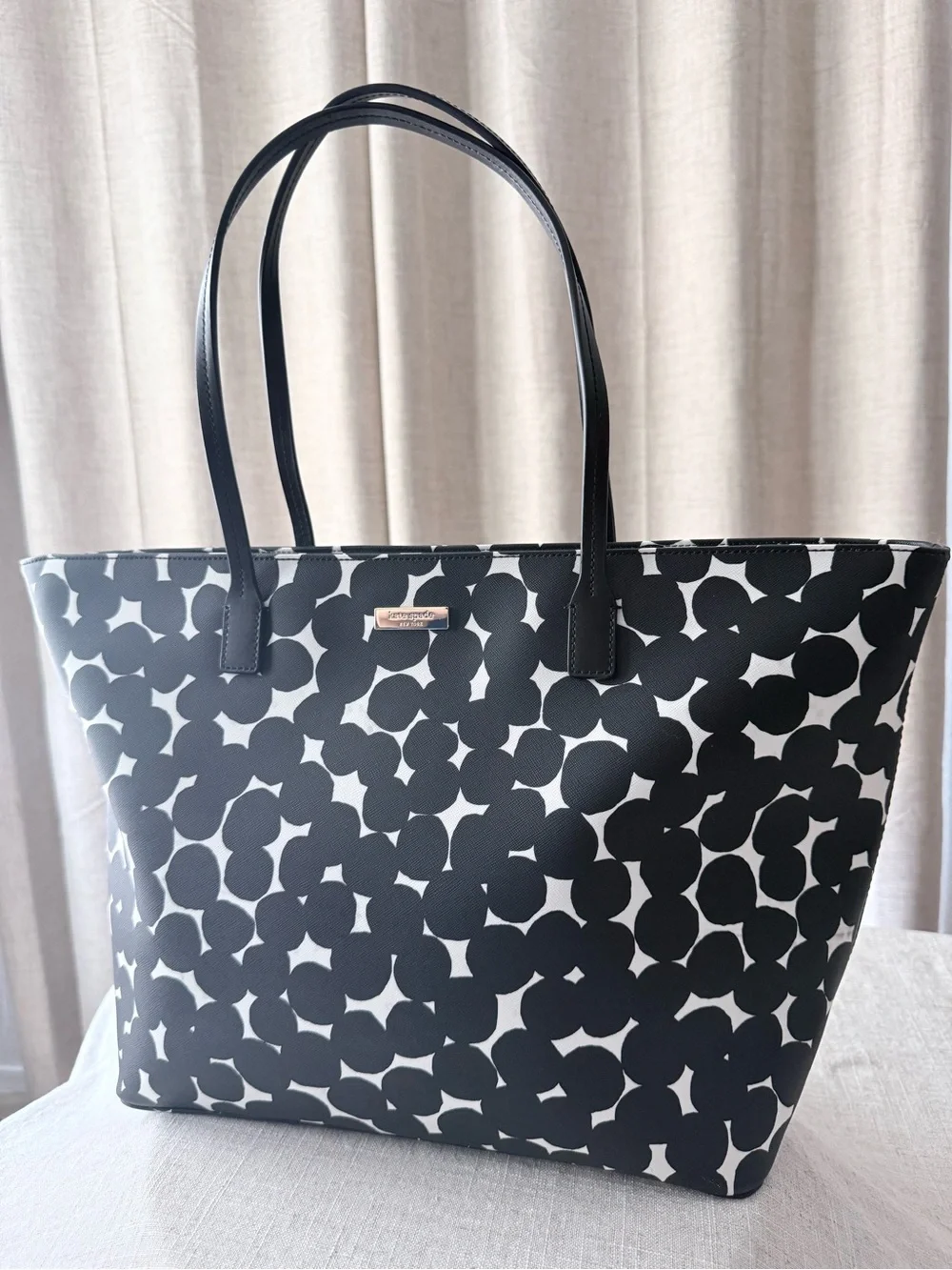 Kate Spade New York Black & White Graphic Print Zip Top Tote Shoulder Bag